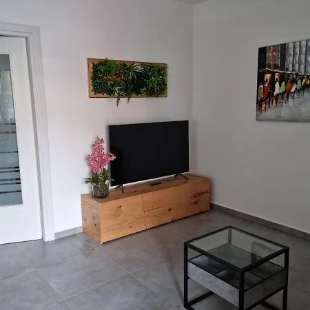 Apartment Kd Apartment, Accogliente, Moderno E Spazioso.