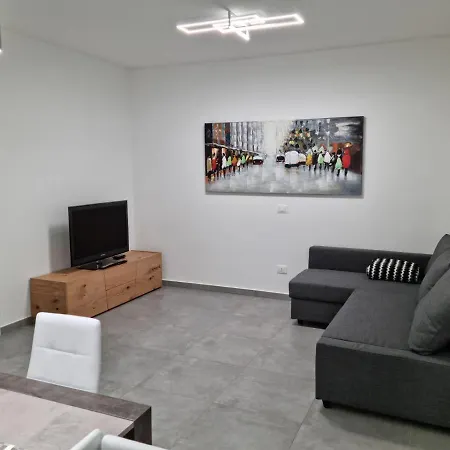 Kd Apartment, Accogliente, Moderno E Spazioso. Apartment *